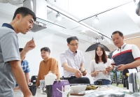생산자에겐 따뜻한 희망을 소비자에겐 보람찬 나눔을 우체국 전자상거래 지원센터에 가다