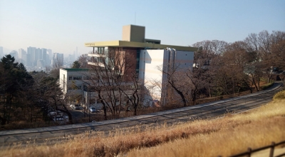 50년 만에 남산도서관 벽에 비친 나의 이모부!