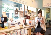 향긋한 커피와 시인 그리고 책방이듬